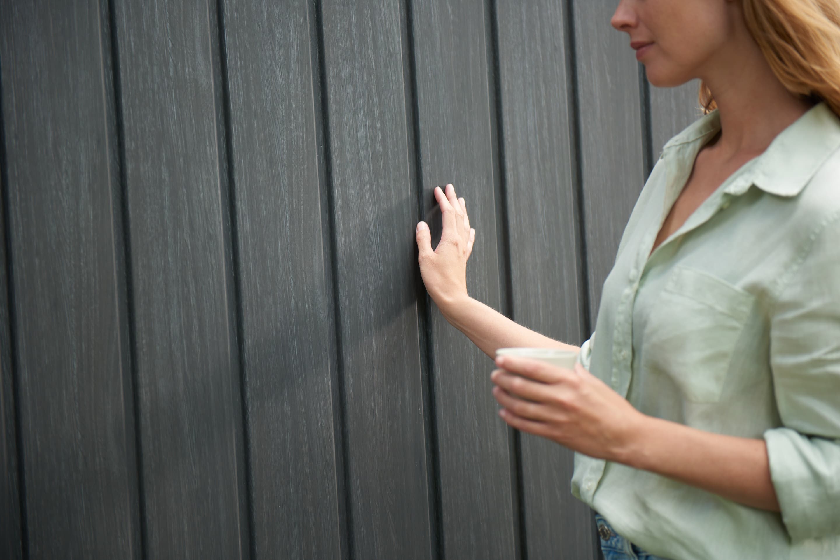 Schuurwoning met Keralit sponningdeel 143mm in Zwart Eiken